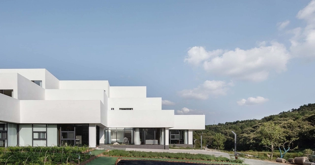 Shenshan Ridge Integrated Service Center  / 3andwich Design / He Wei Studio - Tourism