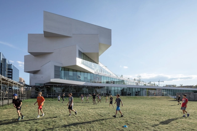Edifício Heights  / BIG - Escola Primária