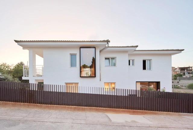 Casa Galería / Raúl Sánchez - Casas, Puerta, Cierros, Fachada, Balcón