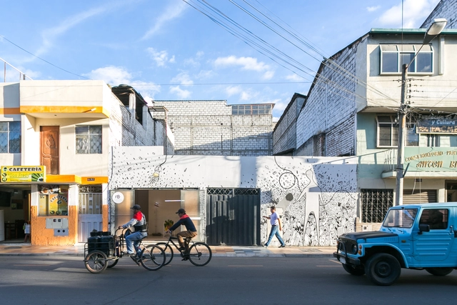 FB+ estudio Office / FB+ estudio - Exterior Photography, Offices, Facade