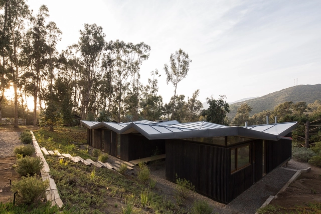 Casa origami / Mas Fernandez Arquitectos + OR Arquitectos - Casas, Jardín, Fachada, Bosque