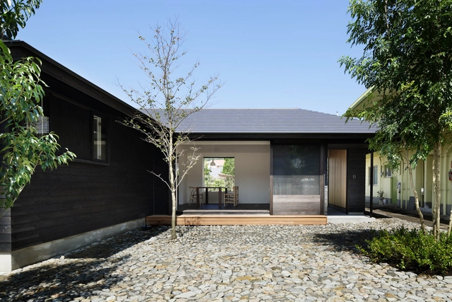 House Shimokitakata / n.yamada architect & associates - Exterior Photography, Sustainability, Door, Facade