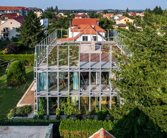 Casa en un corsé de acero/ ŠÉPKA ARCHITEKTI - Casas
