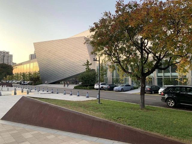 Minsheng Contemporary Art Museum / Studio Zhu-Pei - Cultural Center