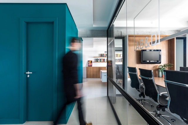 AB&D Office / Solo Arquitetos - Interior Photography, Offices Interiors, Kitchen, Door, Chair, Table