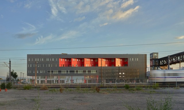 Zeppelin Station / Dynia Architects - Arquitectura Comercial