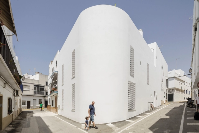 Hotel Conil / Kauh Arquitectos - Hoteles, Fachada, Puerta, Arco