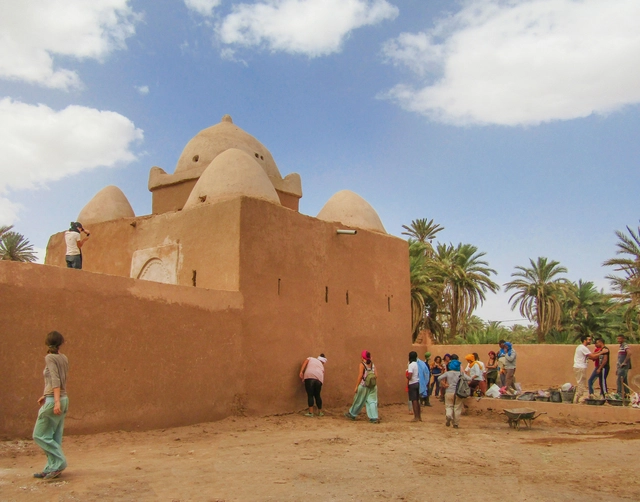 Construcción tradicional en tierra en el Desierto del Sáhara - Imagen Principal