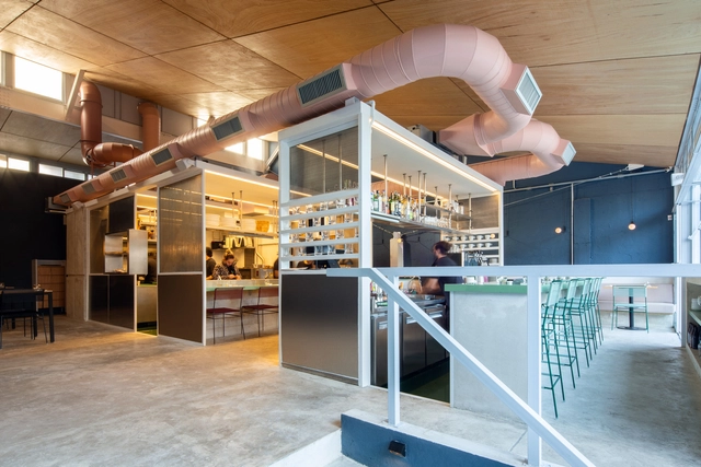 Restaurante Corrutela / vapor arquitetura - Restaurante, Viga, Escada, Corrimão, Fachada