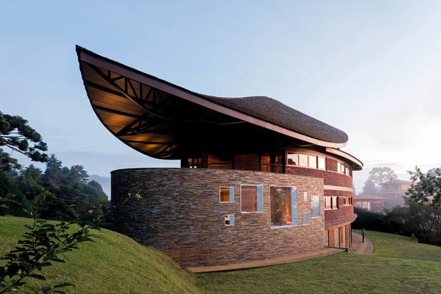 Casa piñón / Mareines Arquitetura + Patalano Arquitetura - Casas