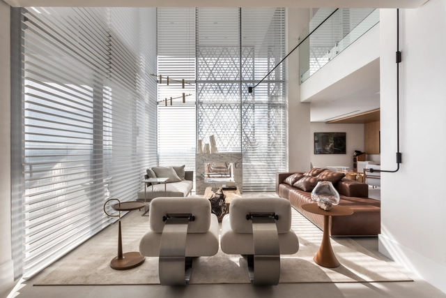 Apartamento Parque / Giuliano Marchiorato Arquitetos - Edifício De Apartamentos, Fachada, Porta, Cadeira, Mesa