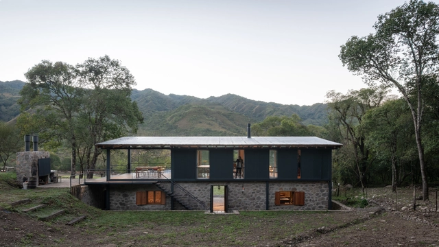 Casa las caballerizas / Carolina Vago Arquitectura - Renovación, Puerta, Fachada, Bosque