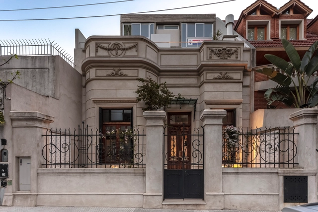 Edificio VDL 3532 / Arqtipo - Reconversión, Puerta, Fachada, Arco, Pilares, Balcón