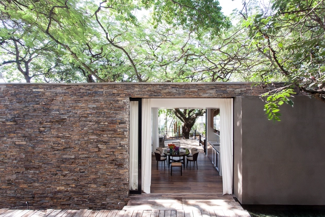 Flamboyant House / Dado Castello Branco Arquitetura - Houses