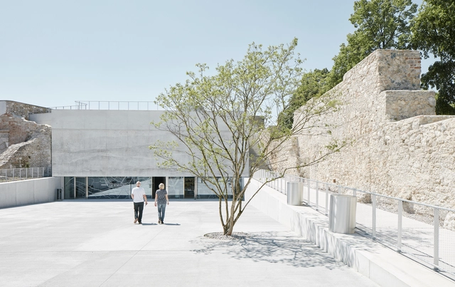 Nova Galeria e Casamatas / Bevk Perović arhitekti - Galeria