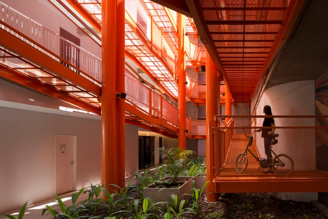 Edificio casa HO / Grupo Uno en Uno - Apartamentos, Fachada, Fijación Vigas, Barandas, Escaleras, Iluminación
