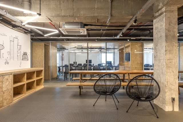 Bcredi / Arquea Arquitetos - Interiores De Escritórios, Viga, Fachada, Mesa, Cadeira