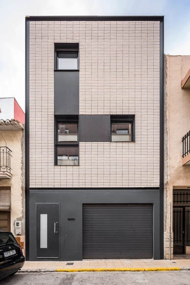 Casa ágora / Ricardo Dàries Arquitectura - Casas, Fachada, Puerta
