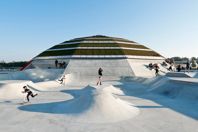 Arquitetura e espaço público: 11 pistas de skate ao redor do mundo - Imagem de Destaque