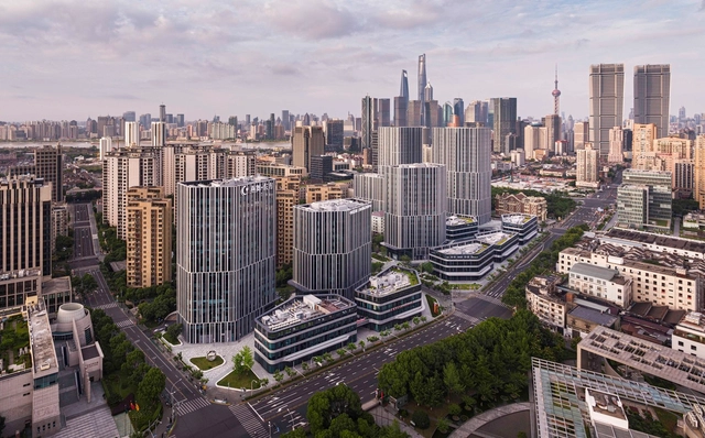 上海保利绿地广场 / gmp - 办公设施