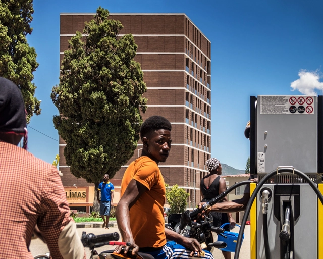 Angola contemporánea: tecnología e identidad en 4 obras de arquitectura - Imagen Principal