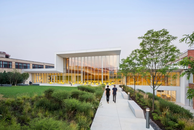 Colegio de Medicina Veterinaria de la Universidad de Cornell / WEISS/MANFREDI - Universidad