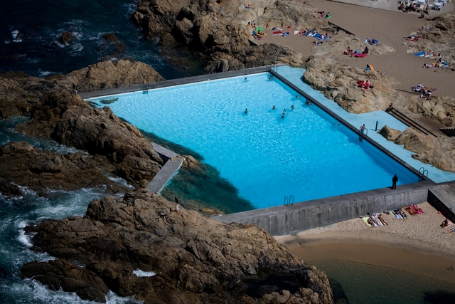 Água e espaços coletivos: 19 piscinas ao redor do mundo - Imagem de Destaque
