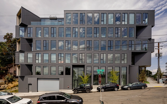 熨斗型办公楼，向街角打开 / Works Partnership Architecture - 商业建筑