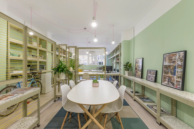 L264 Office / FFWD Arquitectes - Interior Photography, Offices Interiors, Table, Lighting, Chair
