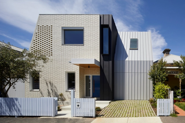 Una casa para todas las estaciones / Poly Studio - Casas