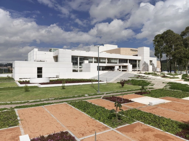 Architecture Classics: Julio Mario Santo Domingo Cultural Center / Bermúdez Arquitectos - Featured Image