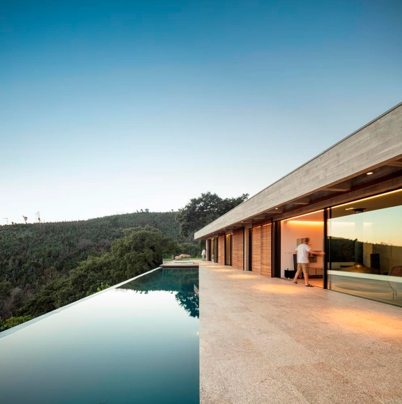 Casa en Monchique / Pereira Miguel Arquitectos - Casas