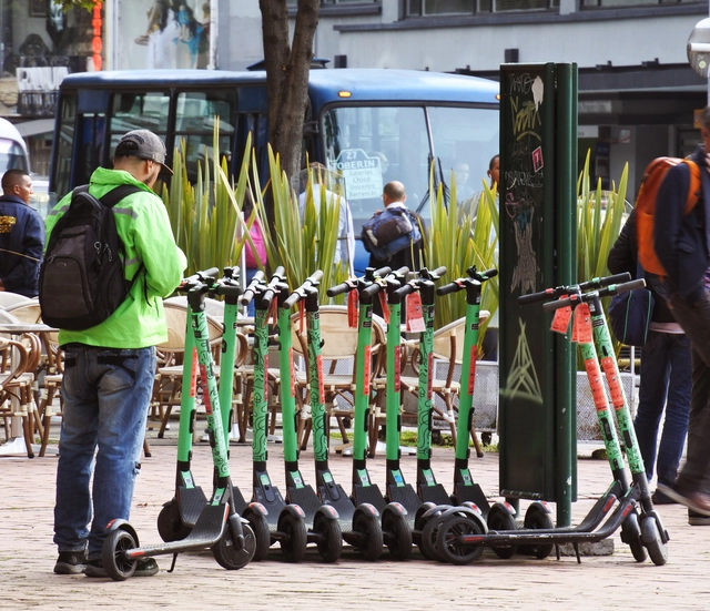 Monopatines eléctricos: la micromovilidad urbana como estrategia para reducir la contaminación - Imagen Principal