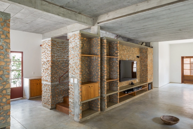 Casa Angatuba / messina | rivas - Fotografia de Interiores, Renovação, Viga, Porta