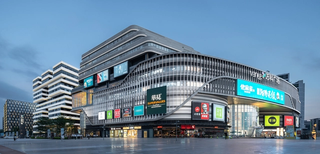School in the Sky, Guangzhou Tianhe Vanke Plaza / FCHA - Exterior Photography, Shopping Centers, Facade