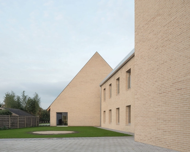 Centro Comunitario Schoor Turnhout / TRANS architectuur I stedenbouw - Fotografía exterior, Centro Comunitario, Fachada
