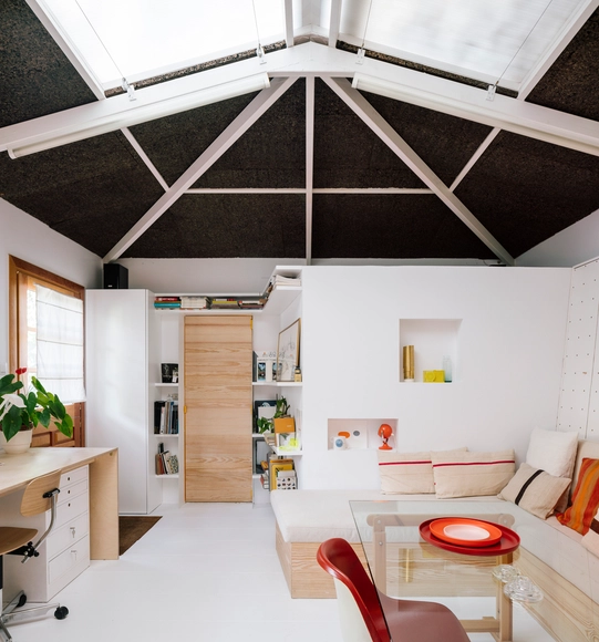 La madriguera  / delavegacanolasso - Fotografía interior, Casas, Cocina, Fijación Vigas, Fachada, Mesas, Sillas