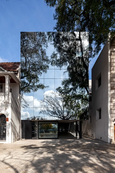 Sede del colegio de arquitectos CAPSF – CAD2 / Estudio Bechis Arquitectos - Fotografía exterior, Edificios Institucionales, Fachada, Arco