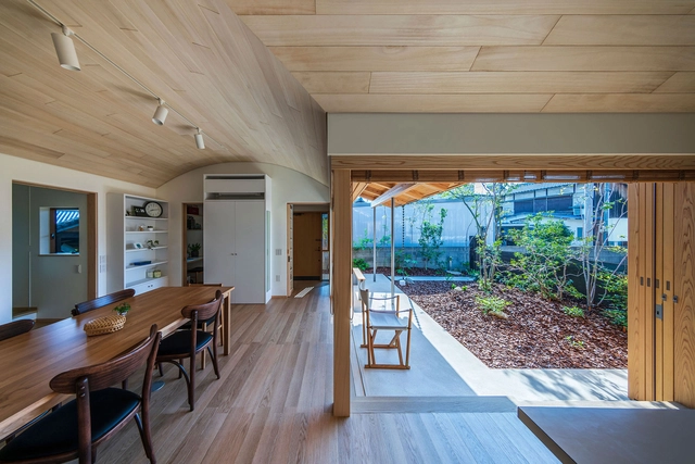 Workshop de uma padaria em Himi / Takashi Okuno & Associates - Fotografia de Interiores, Casas