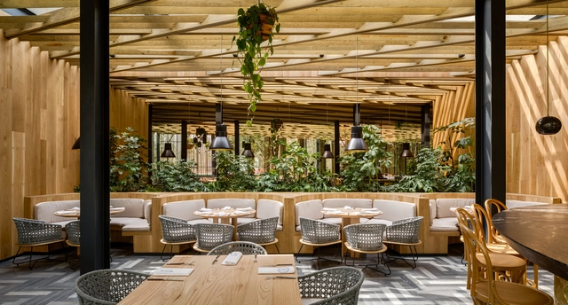 Restaurante Piedra Sal / vgz arquitectura y diseño - Fotografía interior, Renovación, Patio, Fijación Vigas, Mesas, Sillas, Iluminación