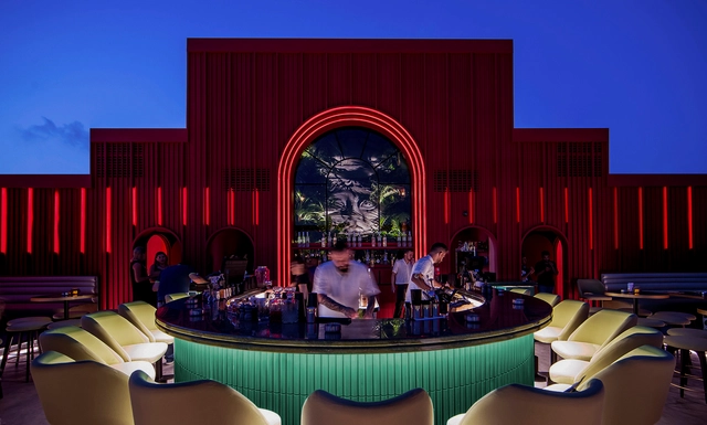 BAU Rooftop Lounge Bar / Rabih Geha Architects - Fotografía exterior, Bar, Arco