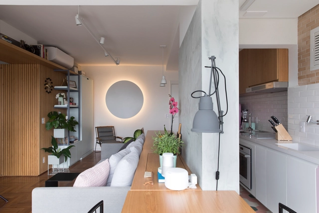 Apartamento LIVI / Plure Arquitetura  - Fotografia de Interiores, Apartamentos, Cozinha, Mesa, Bancada, Iluminação, Cadeira