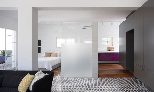 The Rabbithole Apartment / Havkin Architects - Interior Photography, Apartment Interiors, Bedroom, Door