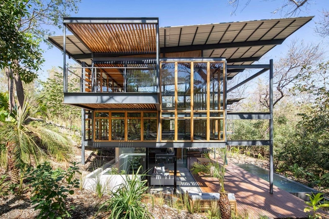 Tropical Modernism: Costa Rica’s New Elevated Treehouses - Featured Image
