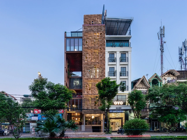 垂直的有机咖啡店 / G8A Architecture & Urban Planning + VUUV Architecture and Interior Design - 建筑图, 咖啡馆, 表皮, 门