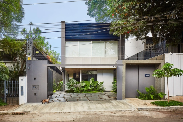 Casa Azul / SIAA + Beatriz Meyer Estúdio - Casas, Fachada, Porta