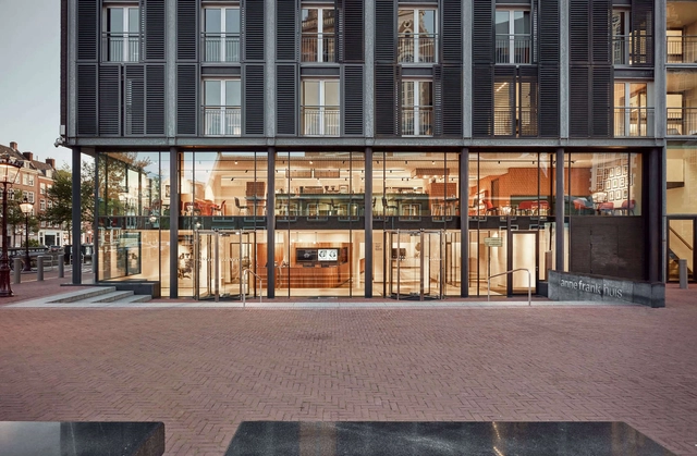 Anne Frank House Museum Cafe / Namelok - Exterior Photography, Historic Preservation, Facade, Door