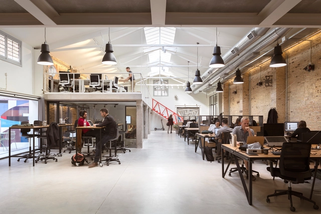 Cowork Wayco Ruzafa / José Costa - Fotografía interior, Edificio De Oficinas, Fijación Vigas, Mesas, Sillas