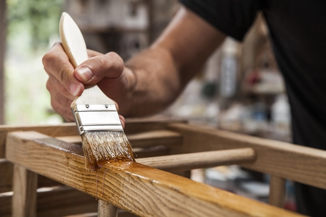 Barnices, aceites y ceras: ¿Cuáles son los acabados más adecuados para la madera? - Imagen Principal