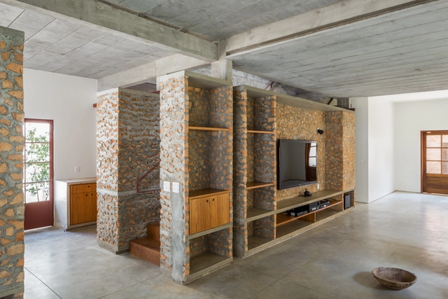 11 Exemplos de mobiliário feitos com materiais aparentes - Imagem de Destaque